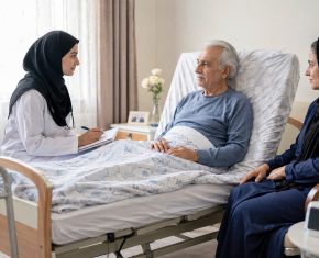 بعد از ترخیص بیمار، خانه را چگونه آماده کنیم؟ راهنمای انتخاب تجهیزات پزشکی ضروری
