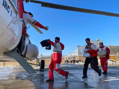 امداد رسانی به روستاهای مرزی ثلاث باباجانی