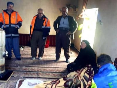 تلاش نیروی راهداری ثلاث باباجانی و اورژانس برای نجات جان بیمار