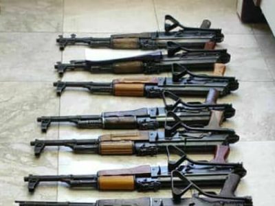 کشف ۴۰ قبضه سلاح جنگی در مرزهای شهرستان ثلاث باباجانی