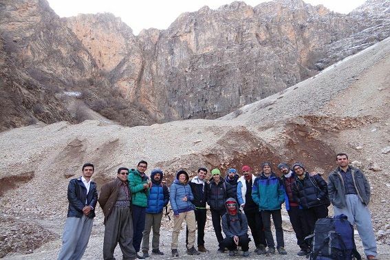 حضور تیم تخصصی صخره نوردی استان کرمانشاه به همراه کوه نورد آلمانی در باینگان/ عکس
