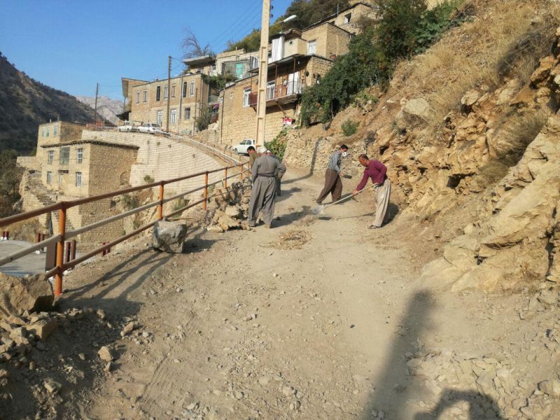 بهسازی معابر تخریب شده بر اثر عملیات اجرایی پروژه گاز باینگان با همت مردم