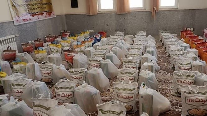 اهدای بسته‌های حمایتی به خانواده زندانیان اورامانات در شب یلدا