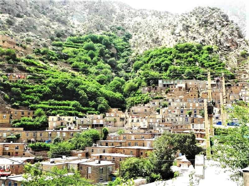 دکتر مونسان ثبت ملی بافت ۵ روستای شهرستان پاوه را به استاندار کرمانشاه ابلاغ کرد