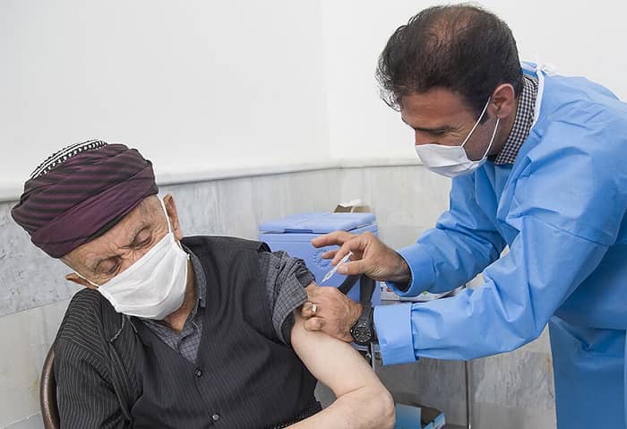 ۷۰ ساله‌های جامانده از تزریق واکسن کرونا در سامانه سلامت ثبت‌نام کنند