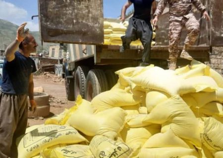 توزیع آرد در مناطق محروم بخش باینگان