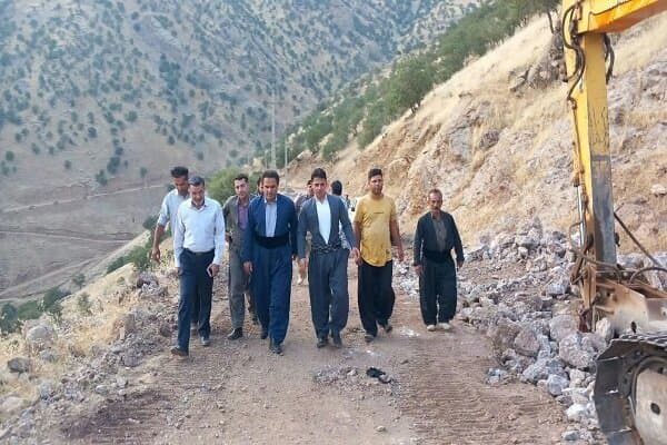 فرماندار پاوه از مسیر خط انتقال گاز روستای هجیج بازدید کرد