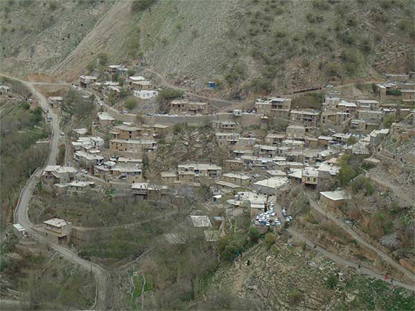 مسئولین مشکلات روستای تین بخش باینگان را دریابند