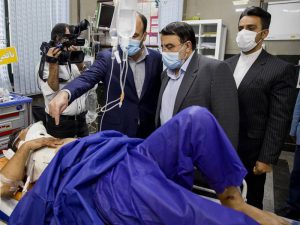 عیادت استاندار کرمانشاه از مصدومان حادثه ریزش ساختمان نوسود