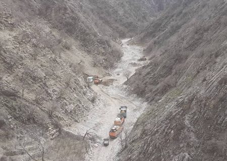 انتقال و استقرار ماشین آلات حفاری چاه آب شهر باینگان