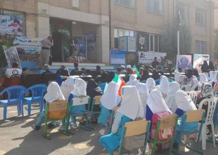 مراسم بازگشایی مدارس و نواخته شدن زنگ ایثار و مقاومت در جوانرود برگزار شد